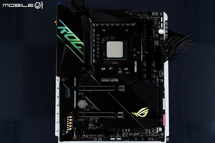 ROG X570 CROSSHAIR VIII Dark Hero 主機板實測 靜音低調的高效能 X570 平台選擇