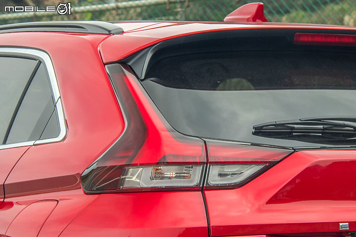 Mitsubishi 小改款 Eclipse Cross 試駕|不僅變帥還長大了!