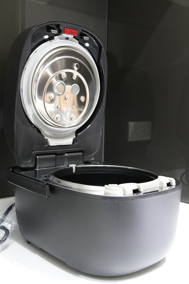 【外星貓開箱】望穿秋水的Panasonic 可變壓力IH電子鍋(SR-PAA100)