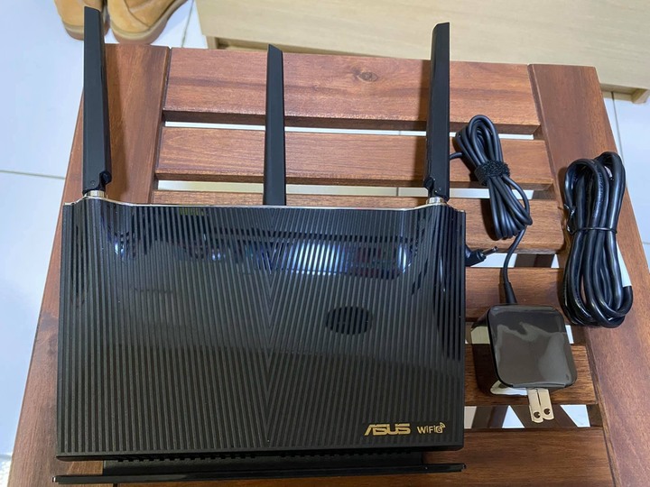 【開箱】告別轉圈圈 ASUS RT-AX68U油門催落去