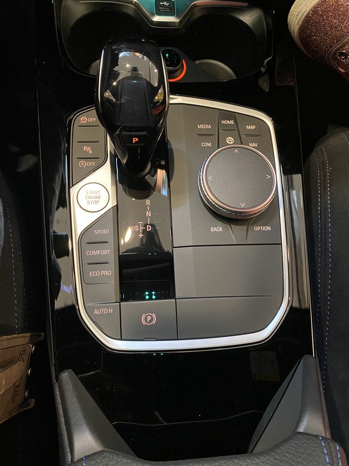 【小惡魔慶牛年】大年初一跑來101喝咖啡看BMW 1 & 2