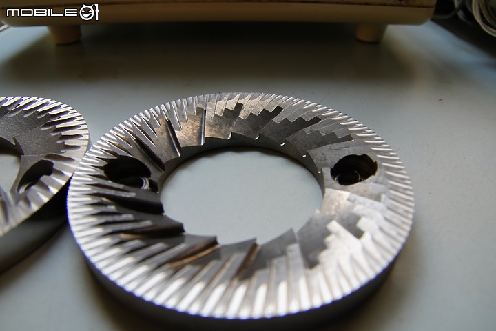 Ditting 804 變速刀盤研磨測試 Machined Burr vs. Cast Burr