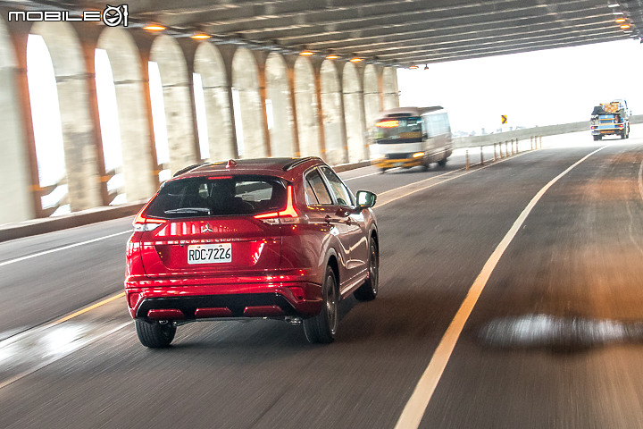 Mitsubishi 小改款 Eclipse Cross 試駕|不僅變帥還長大了!