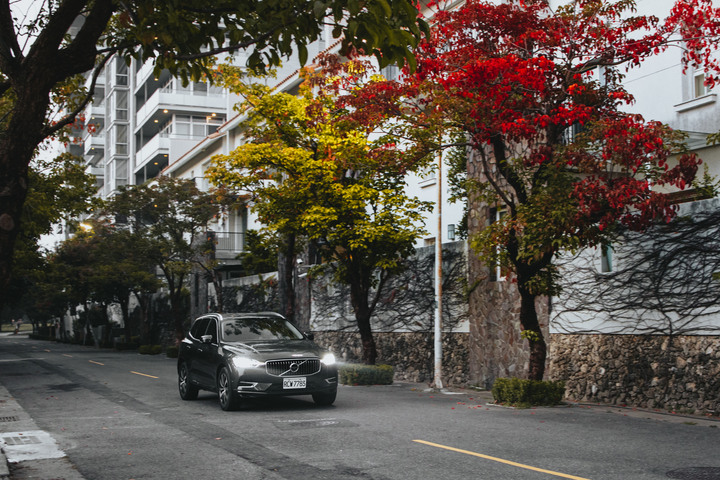 XC60 T8 Recharge Inscription PHEV 雙能電動體驗心得。