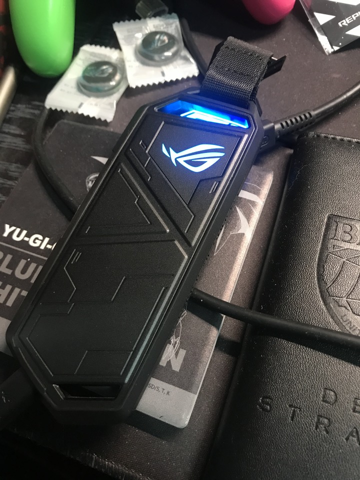 ROG Strix Arion M.2 NVME SSD 外接盒