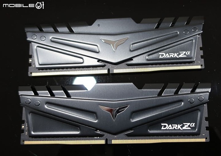 點我看大圖 APU 4000 也適用 AMD 優化版 T-Force DARK Z 阿法α 簡單開箱