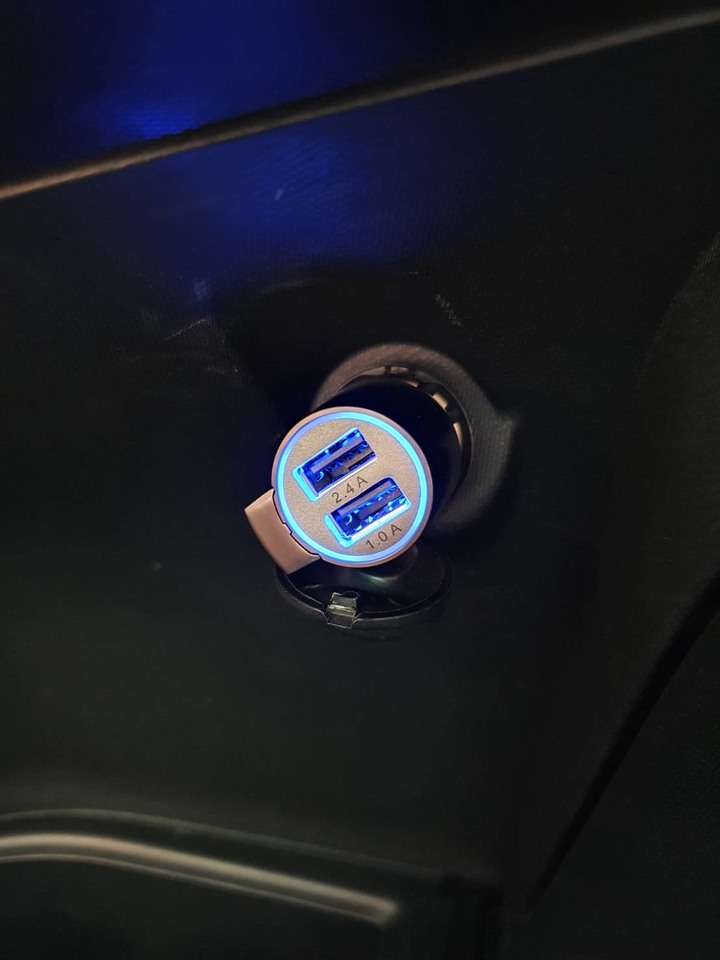 雙入手NEXTBASE A161行車紀錄器和雙USB車用充電器/車窗擊破器