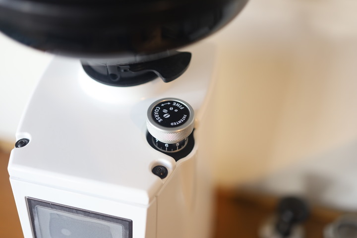 [開箱]Rancilio silvia pro 與 Eureka Atom Specialty 75 新手簡單開箱。