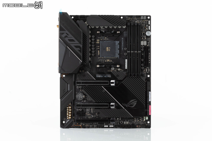 ROG X570 CROSSHAIR VIII Dark Hero 主機板實測 靜音低調的高效能 X570 平台選擇