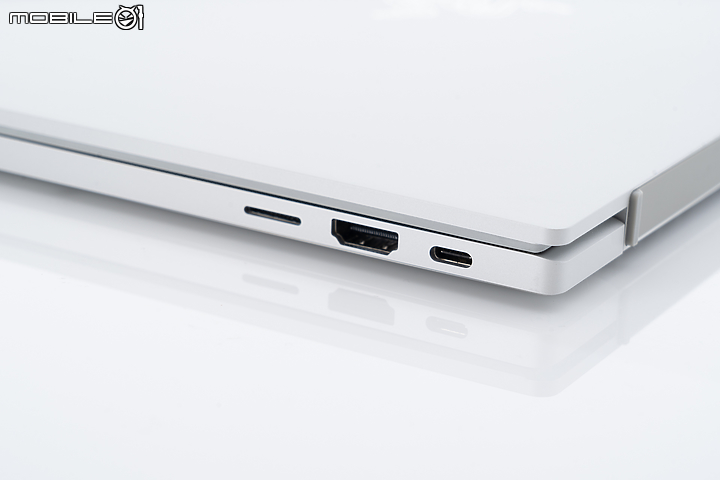 Razer Book 13 測試報告 斜槓風格的輕薄效能筆電