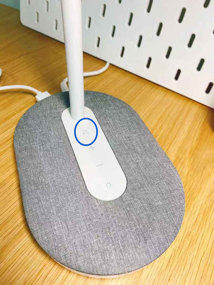 我的iPhone充電新選擇~ MAXIA LBT-200 智慧燈 超搭的!