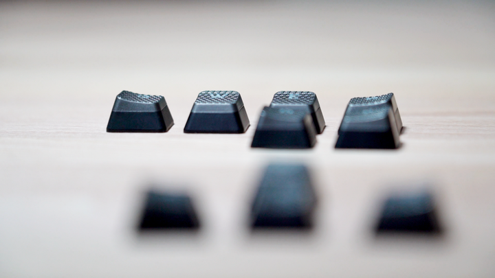 原來這就是比別人快 4 倍的鍵盤？CORSAIR K100 RGB 開箱