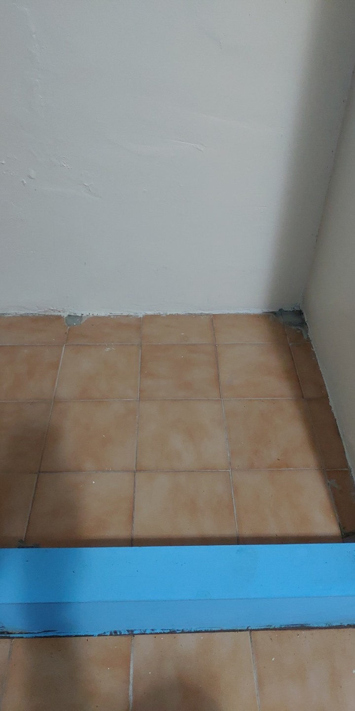 封板牆如何要隔水 要用什麼材料