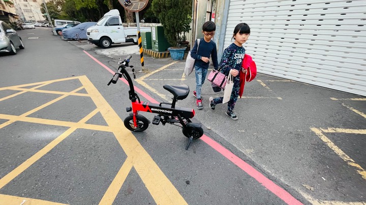 返家騎電動腳踏車懶人代步 CRV車廂車廂容量夠大放置14吋16吋登山車 BIRDYEDGE R3 PLUS電動腳踏車