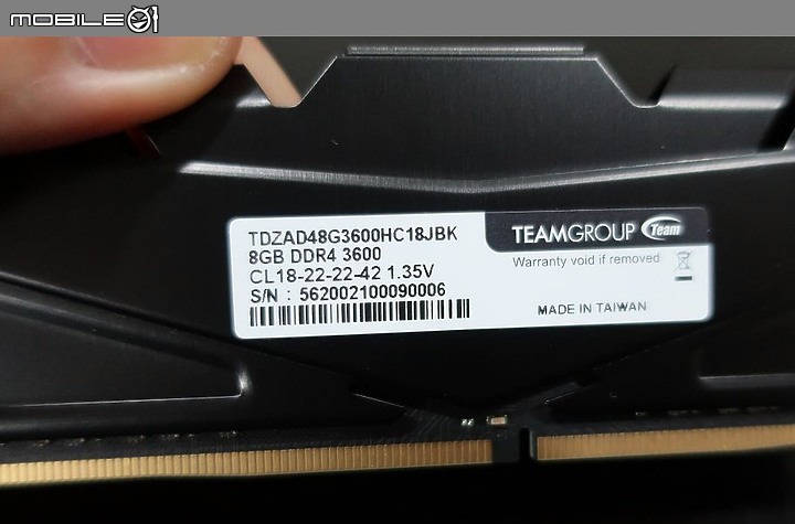 點我看大圖 APU 4000 也適用 AMD 優化版 T-Force DARK Z 阿法α 簡單開箱