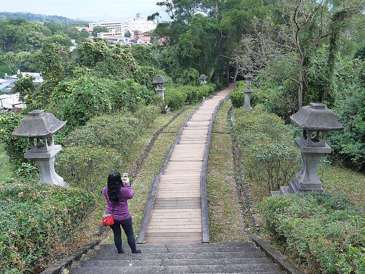 【小惡魔慶牛年】花蓮 玉里 神社殘蹟 — 2座鳥居與17座石燈籠，彷彿一秒到日本 — 鼠末牛初之防疫返鄉之旅第4站