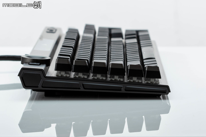 CORSAIR K100 RGB 光學機械鍵盤試用 無愧旗艦名號的全能電競選擇