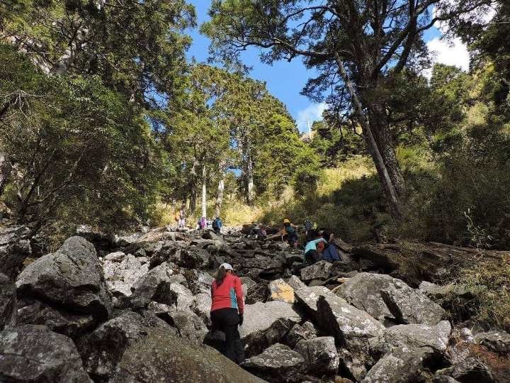 一輩子只「爬」一次的玉山前峰