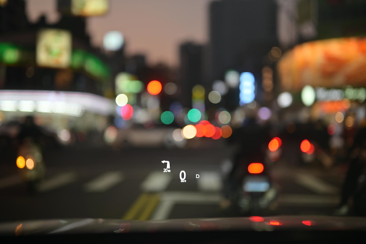 開著URX過新年，大家新年快樂！