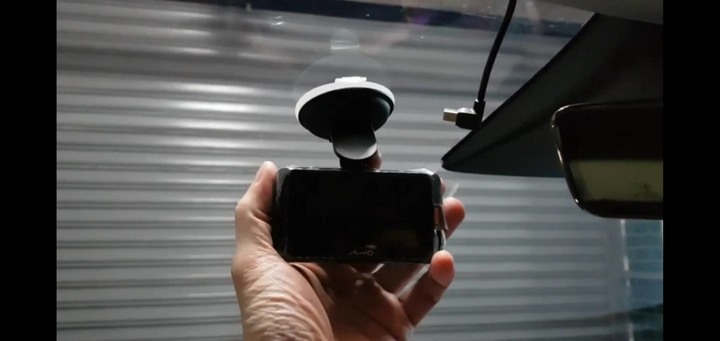 Tesla Model 3 行車記錄器如何安全的走線過A柱