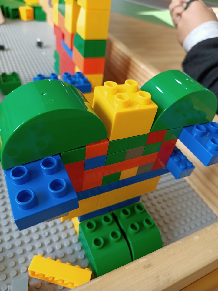 求大小可相容的基礎積木