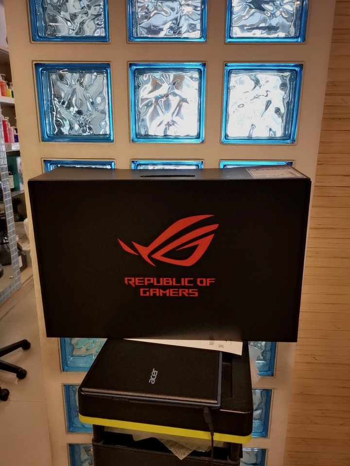 ROG Strix Scar 15 G533QS 簡易開箱