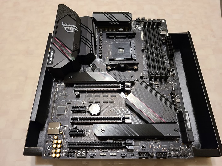 [開箱] ROG STRIX B550-E GAMING 能越級打怪的次旗艦主板