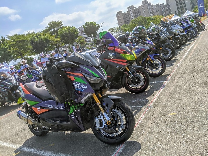 點我看大圖 飛樂 M98 主機防水行車紀錄器 開箱+ TMAX DIY拆裝分享 圖多慎入...