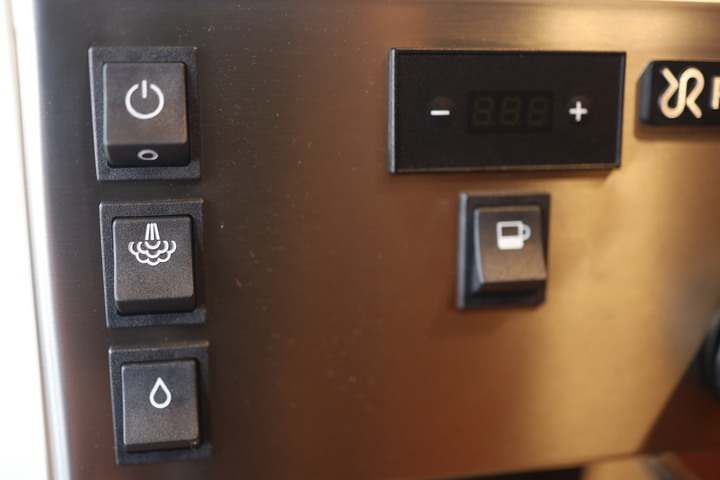 [開箱]Rancilio silvia pro 與 Eureka Atom Specialty 75 新手簡單開箱。