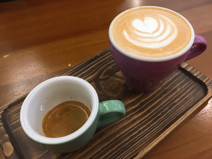 CAFE LULU 自家烘焙任性咖啡館，有各式手沖咖啡可以品嚐！