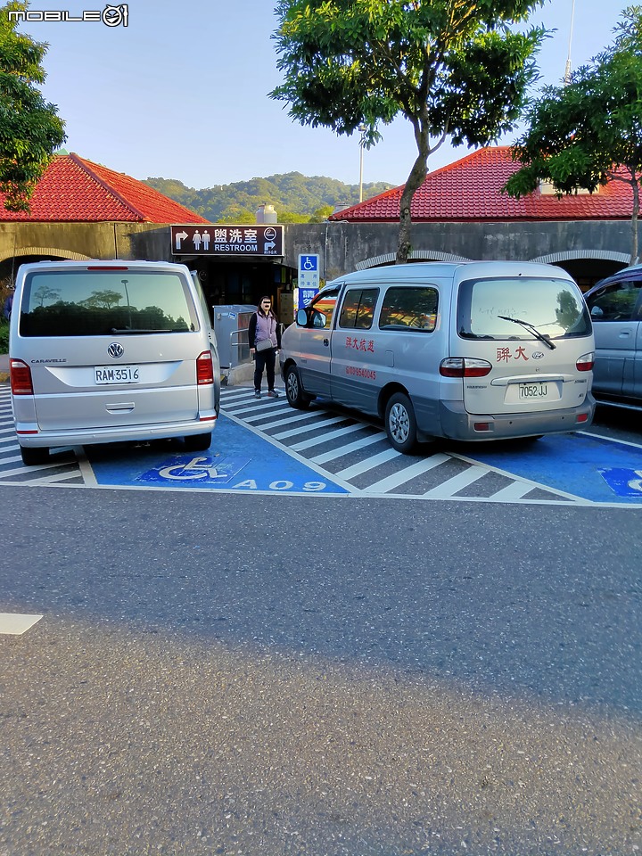 是有多智能障礙,這麼喜歡停身心障礙者專用停車位?