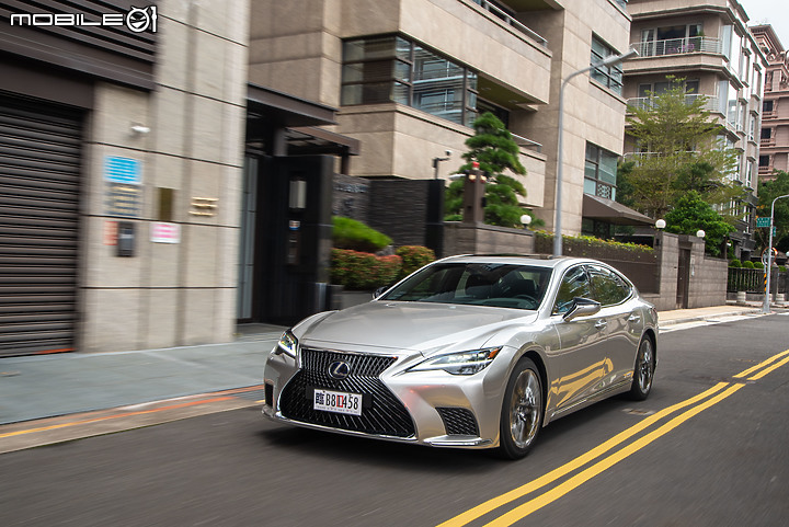 Lexus小改款LS500h旗艦版試駕|科技、工藝同步進化,日式奢華再次完整體現!