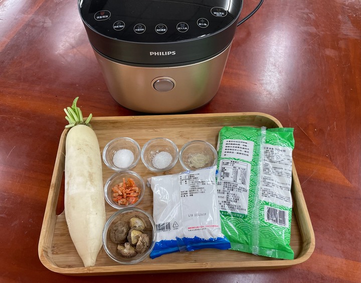 除夕年夜菜試作分享-蘿蔔糕、櫻花蝦米糕、長年菜雞湯