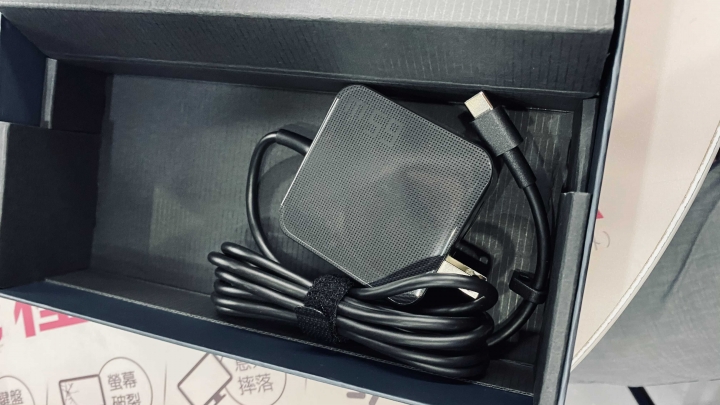 UX482開箱