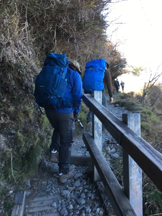 一輩子只「爬」一次的玉山前峰
