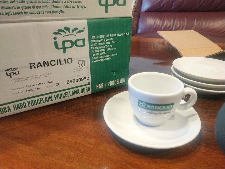 [開箱]Rancilio silvia pro 與 Eureka Atom Specialty 75 新手簡單開箱。