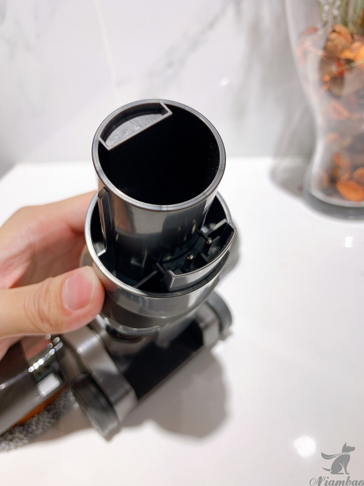 Dyson 拖地好幫手 AC71-UV殺菌電動濕拖刷頭
