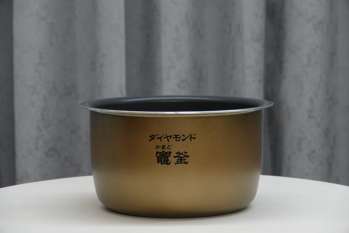 【外星貓開箱】望穿秋水的Panasonic 可變壓力IH電子鍋(SR-PAA100)