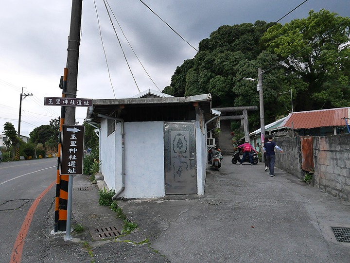 【小惡魔慶牛年】花蓮 玉里 神社殘蹟 — 2座鳥居與17座石燈籠，彷彿一秒到日本 — 鼠末牛初之防疫返鄉之旅第4站