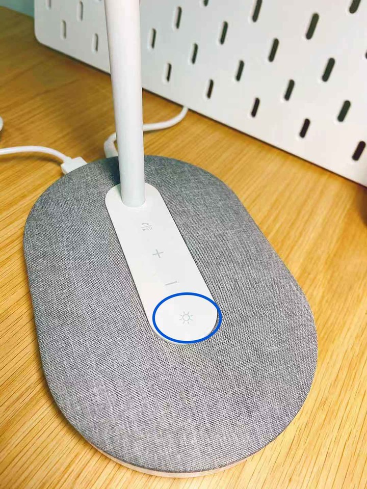 我的iPhone充電新選擇~ MAXIA LBT-200 智慧燈 超搭的!
