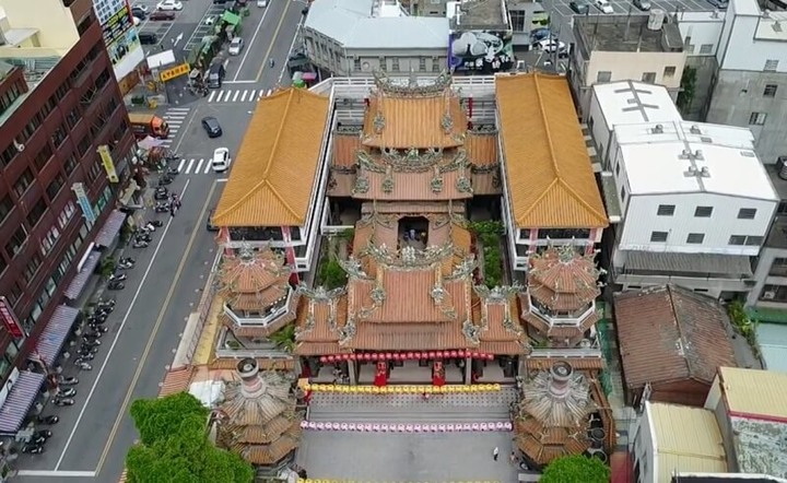 大甲鎮瀾宮介紹(大甲媽) - 以舉辦大甲媽祖遶境進香活動而聞名,為世界三大宗教盛事之一