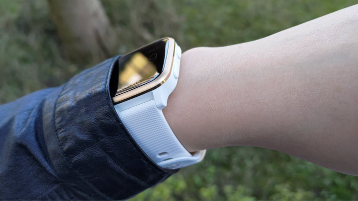 Garmin Venu Sq開箱，低預算小型智慧錶的好選擇