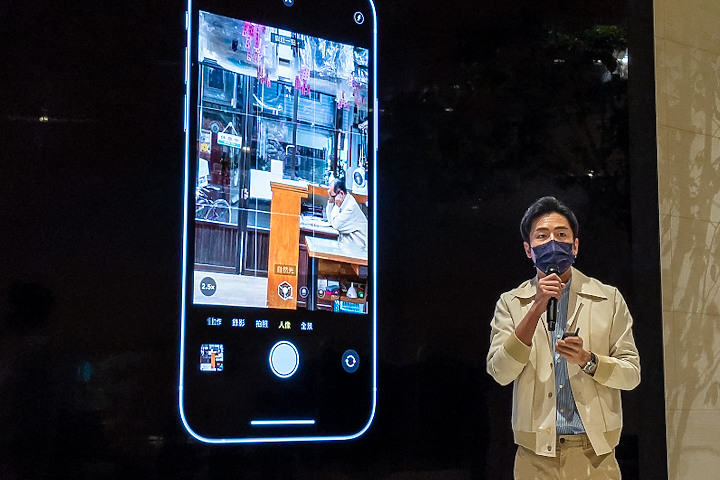 iPhone怎麼拍出有溫度的人像?爆紅IG「萬秀的洗衣店」掌鏡人分享把日常變成創作