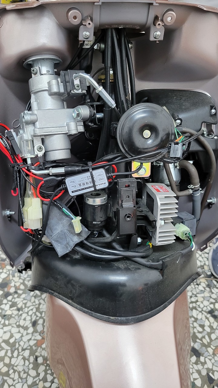 開箱~ 飛樂 M96 主機防撥水 + GPS 前後行車紀錄器