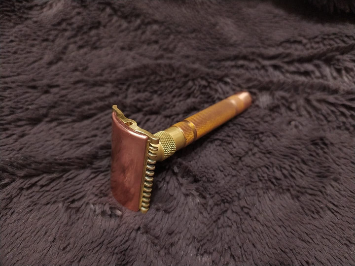 修整了支老阿公刮鬍刀──GILLETTE NEW SC