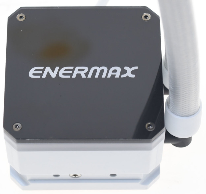 純白版ENERMAX LIQMAXIII 360一體式水冷動手玩