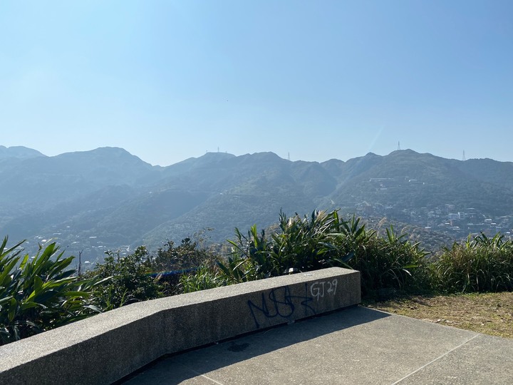 新北瑞芳｜基隆山．黃金山城半小時可登頂，欣賞岬彎海景