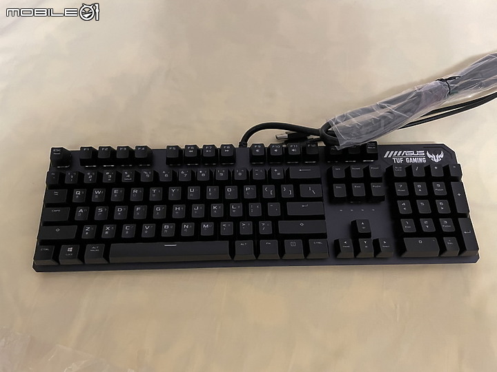 點我看大圖 中規中矩2000有找的青軸 TUF GAMING K3 開箱