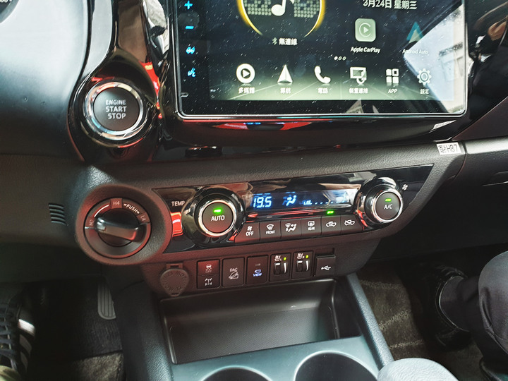 簡單開箱TOYOTA HILUX