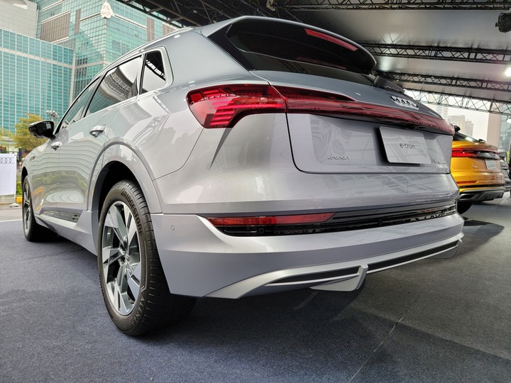 點我看大圖 Audi Q5小改款5色預賞 & 體驗活動分享(圖多)